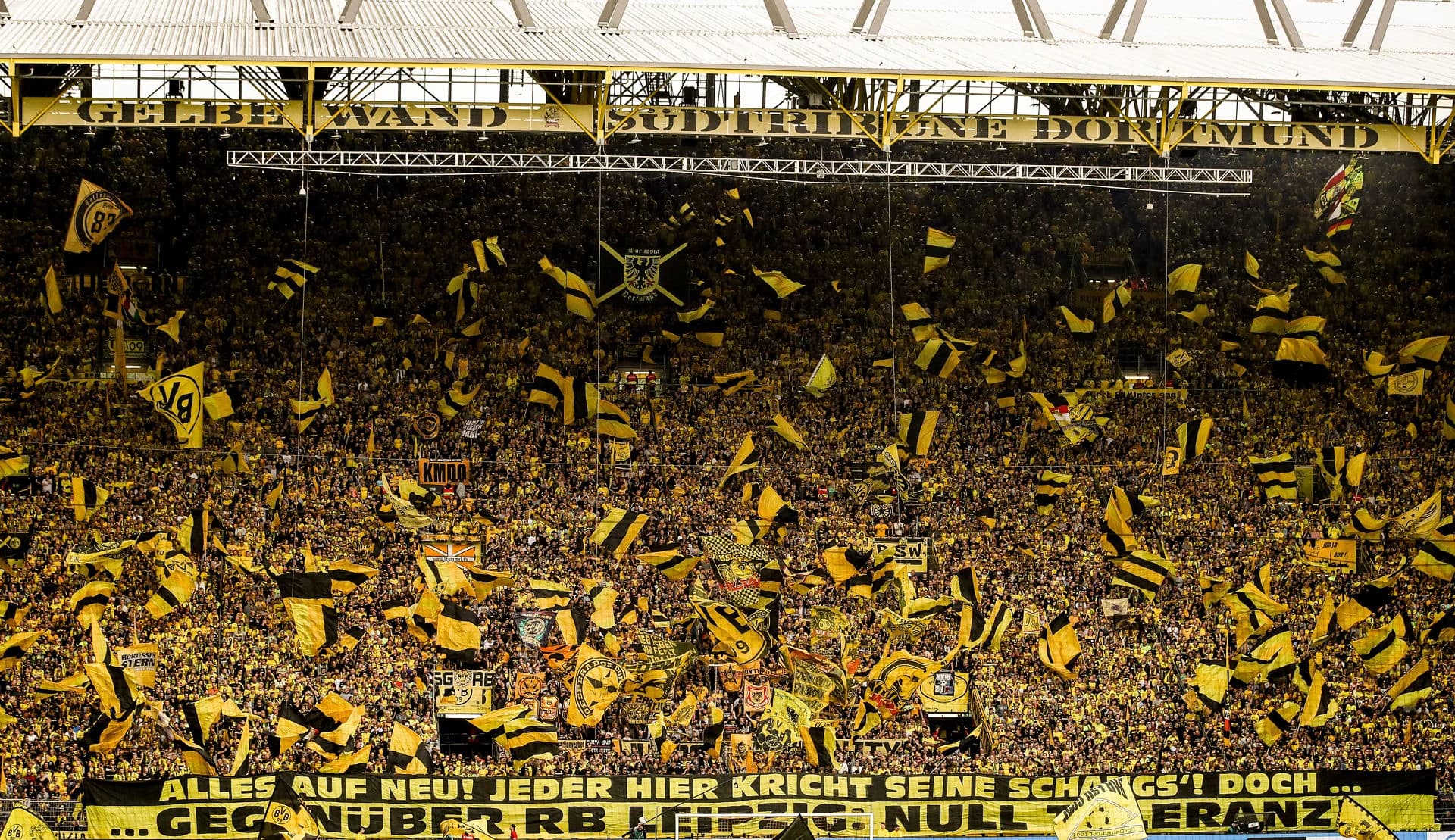 ”Den Gula Väggen” på Signal Iduna Park