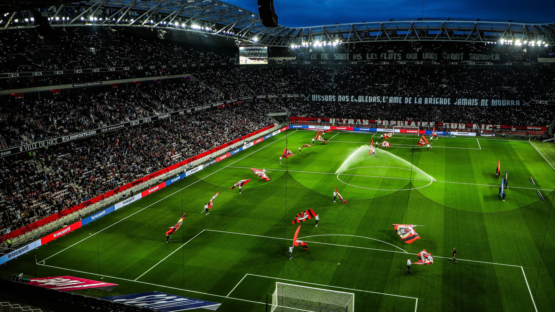Stämning på Allianz Riviera